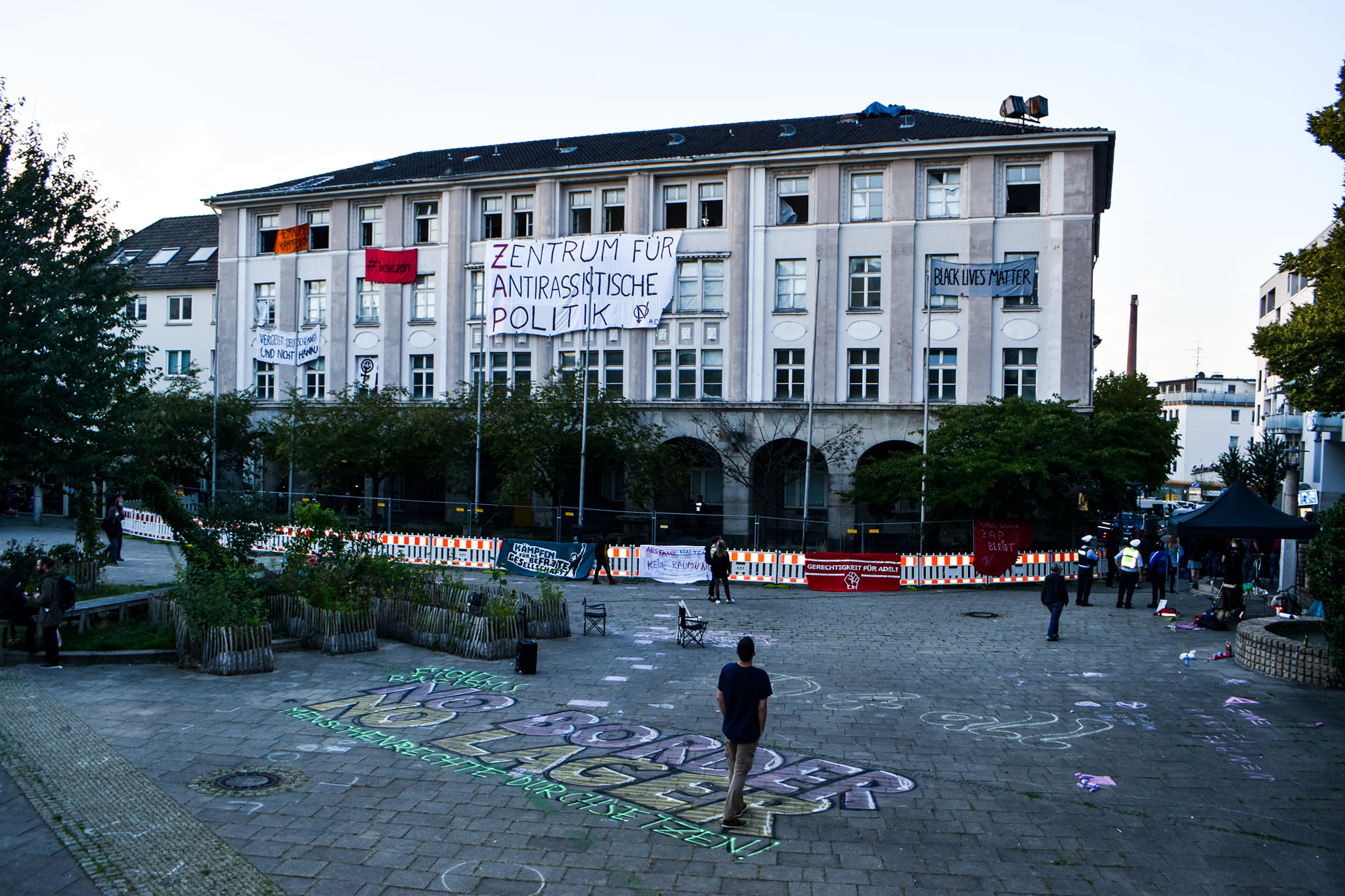 Stellungnahme zur Hausbesetzung für ein antirassistisches Zentrum am Weberplatz Essen